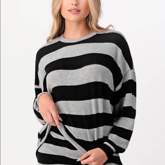 Striped Set. NWOT - Picture 2 of 6